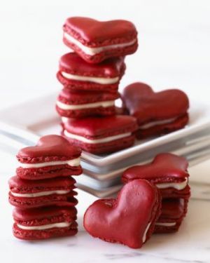 Red images - valentines day heart macaroons.jpg